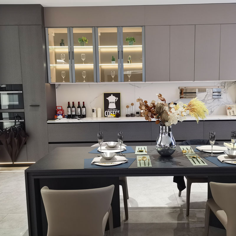 Как шкафовете за трапезария трансформират съвременните домашни пространства?