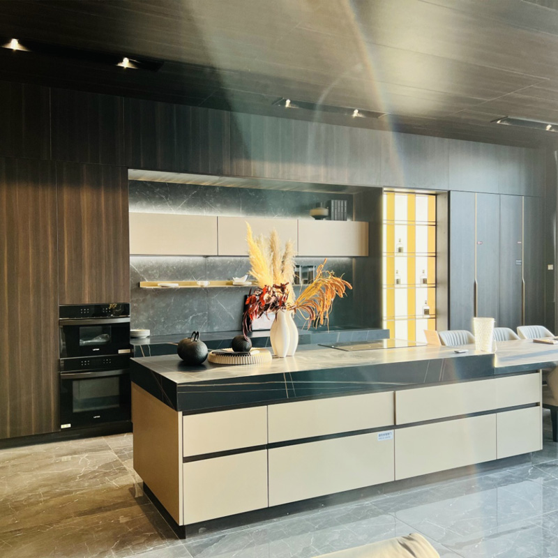 Защо кухненските шкафове High Pantry by Melamine се превръщат в най-умното решение за съхранение за модерни домове?